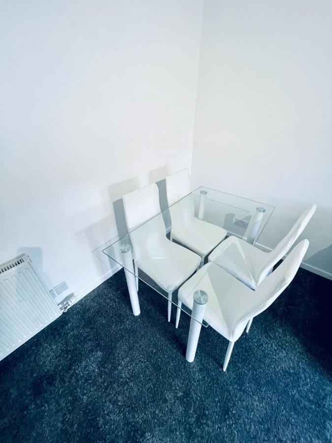 גלאזגו Modern 2 Bedroom Apartment With Free Parking מראה חיצוני תמונה