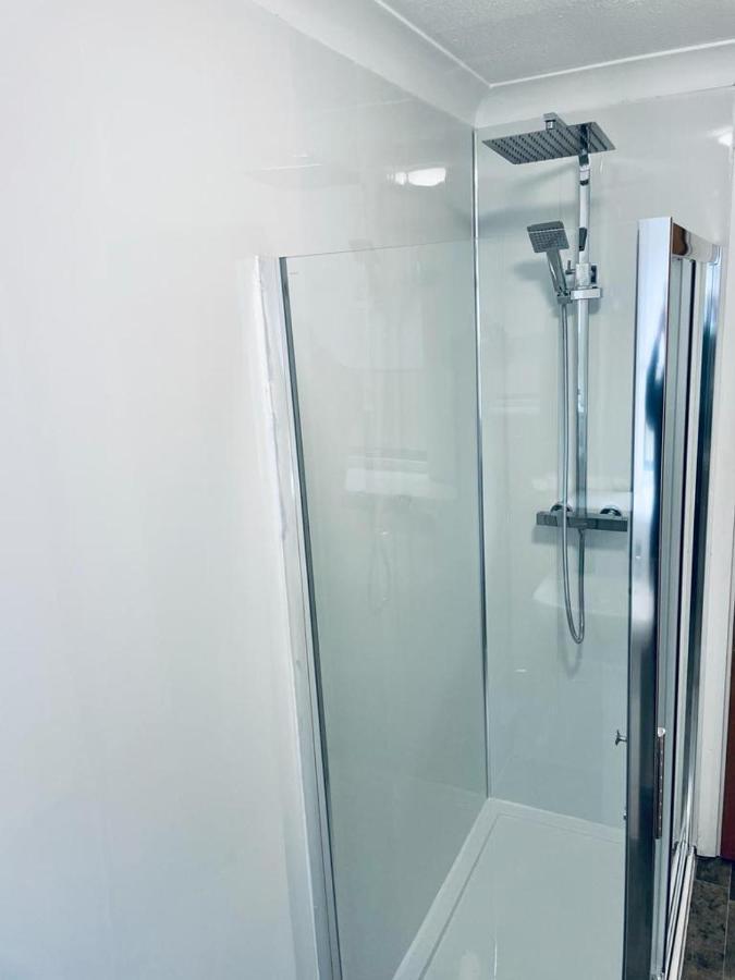 גלאזגו Modern 2 Bedroom Apartment With Free Parking מראה חיצוני תמונה